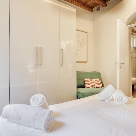 Joivy Delightful 1-Bed Flat In The Centre Of Milan Milão Exterior foto