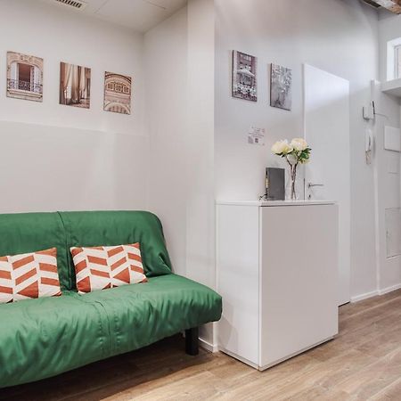 Joivy Delightful 1-Bed Flat In The Centre Of Milan Milão Exterior foto