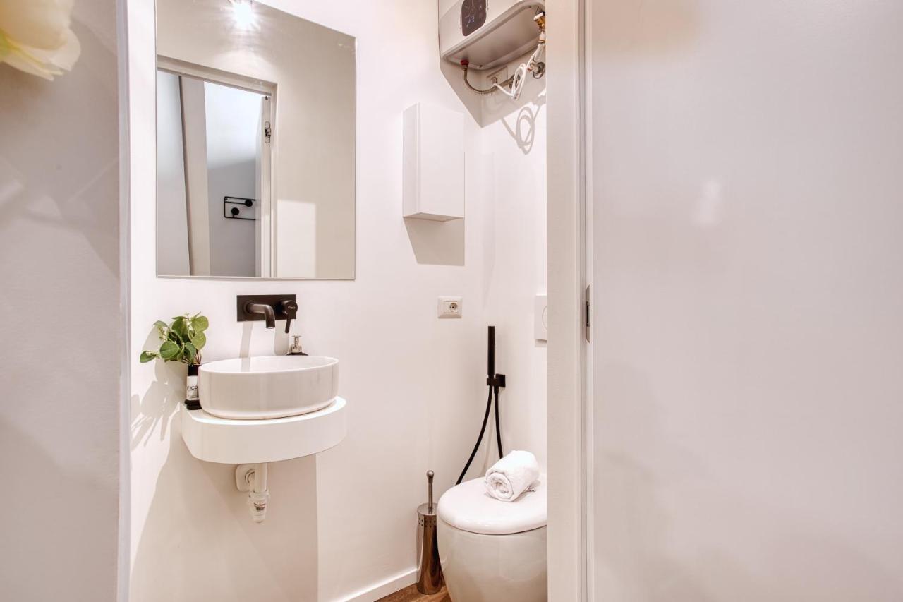 Joivy Delightful 1-Bed Flat In The Centre Of Milan Milão Exterior foto