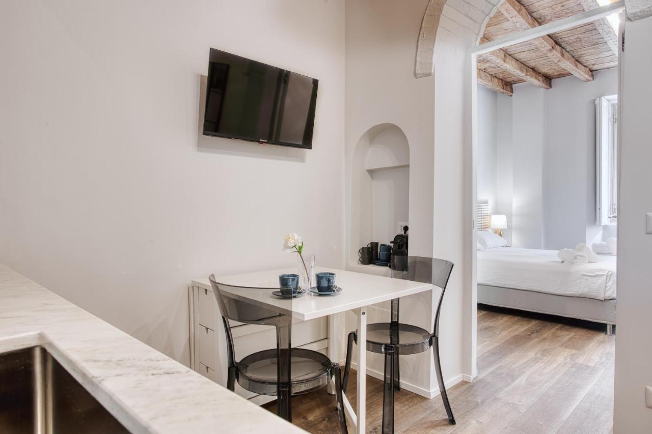 Joivy Delightful 1-Bed Flat In The Centre Of Milan Milão Exterior foto