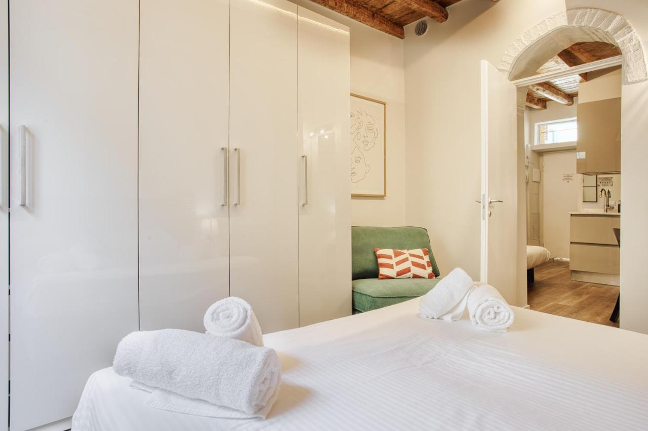 Joivy Delightful 1-Bed Flat In The Centre Of Milan Milão Exterior foto