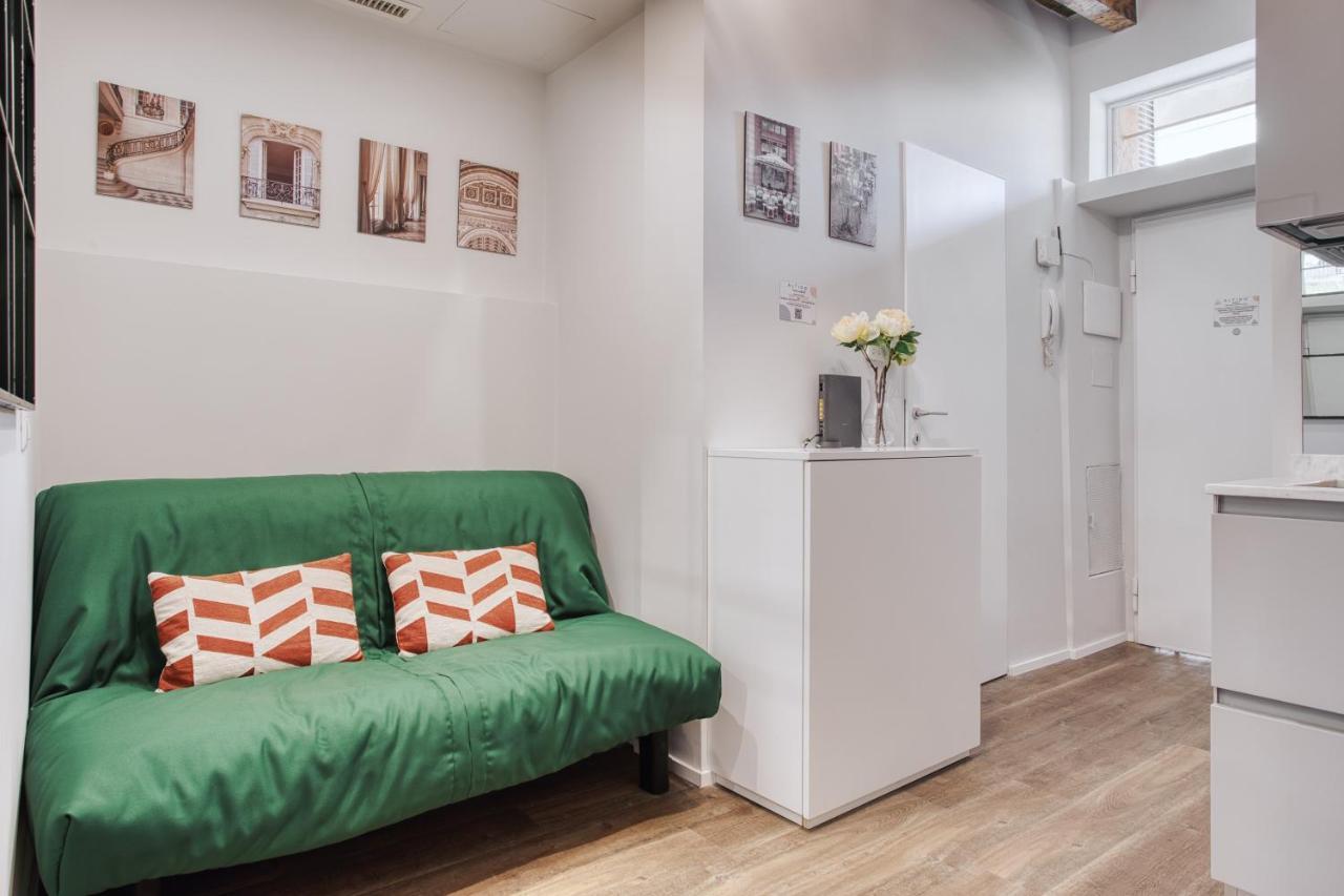Joivy Delightful 1-Bed Flat In The Centre Of Milan Milão Exterior foto