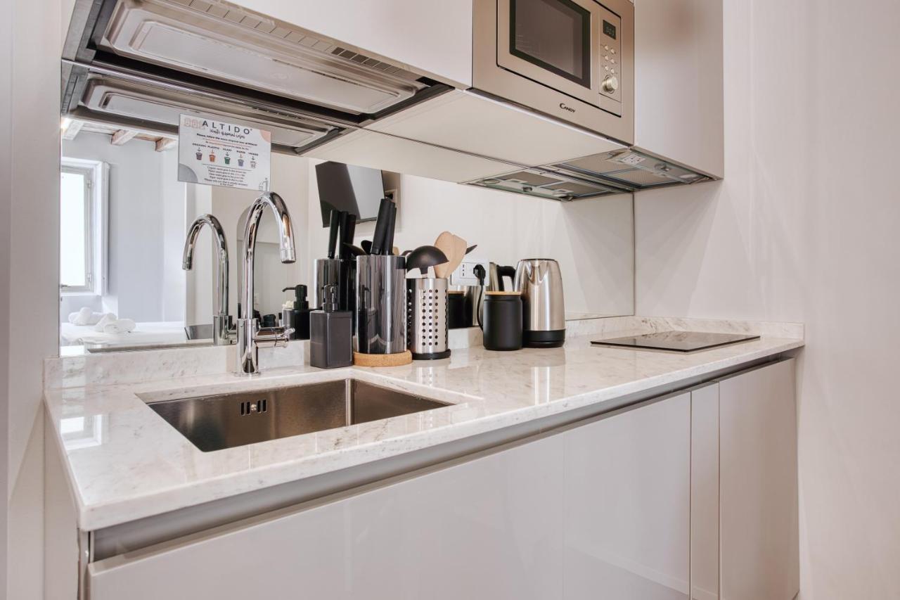 Joivy Delightful 1-Bed Flat In The Centre Of Milan Milão Exterior foto